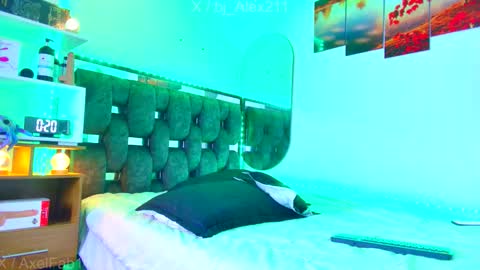 sneider online show from November 2025 09:04:02 PM