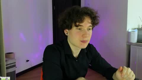 FAVORITE online show from December 2024 10:12:01 PM