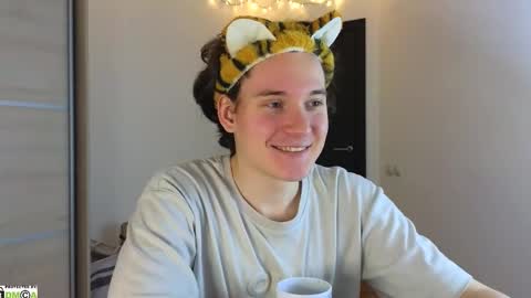 FAVORITE online show from February 2025 02:46:02 PM