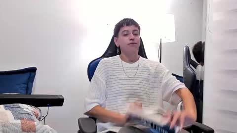 Residente0xxx online show from February 2025 06:58:02 AM