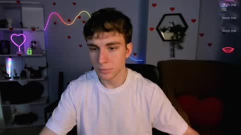 Snapshot of alex_reeding chatting on May 2026 09:03:02 AM Alex online show from May 2026 09:03:02 AM