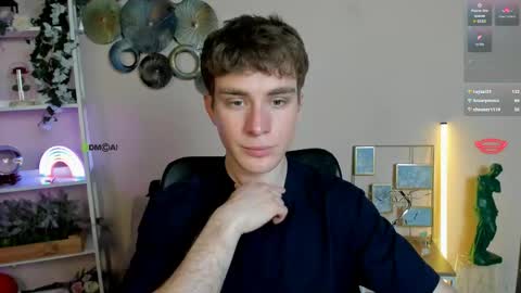 Snapshot of alex_reeding chatting on May 2026 12:33:02 PM Alex online show from May 2026 12:33:02 PM