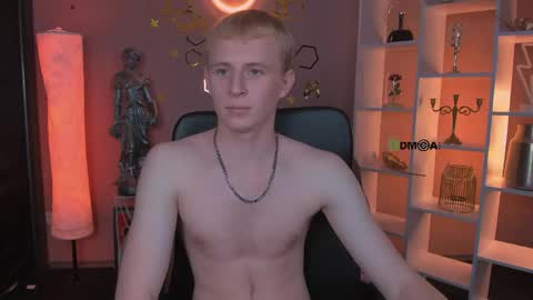 Snapshot of alex_reeding chatting on May 2026 12:56:01 PM Alex online show from May 2026 12:56:01 PM