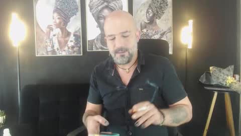 Alex Saints online show from November 2025 04:23:01 PM