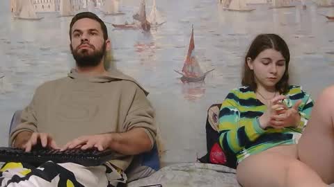 Alex and Sarah online show from December 2025 02:43:02 PM