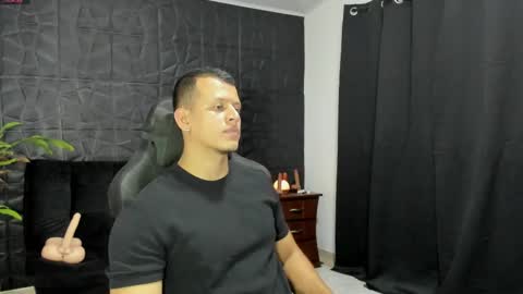 Snapshot of alex_tower chatting on May 2026 07:00:02 PM Alex Towers online show from May 2026 07:00:02 PM