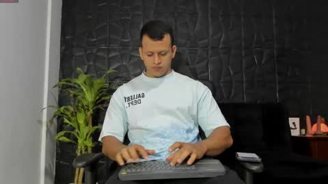 Snapshot of alex_tower chatting on June 2026 12:18:02 PM Alex Towers online show from June 2026 12:18:02 PM
