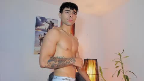 Snapshot of alex_zt7 chatting on May 2026 04:25:01 PM x online show from May 2026 04:25:01 PM