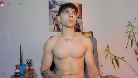 Snapshot of alex_zt7 chatting on June 2026 05:18:01 PM x online show from June 2026 05:18:01 PM