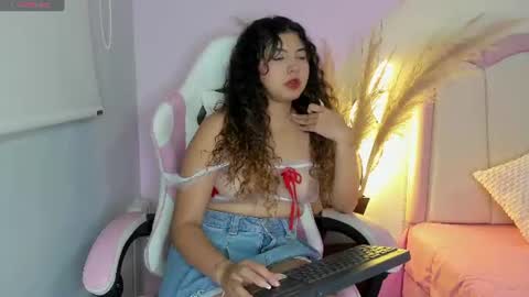 Snapshot of alexa_cutte_ chatting on June 2026 12:14:02 PM A L E X A online show from June 2026 12:14:02 PM