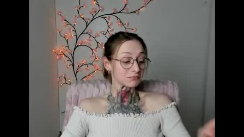 Snapshot of alexa_kittie chatting on April 2026 06:03:02 PM Alexa online show from April 2026 06:03:02 PM