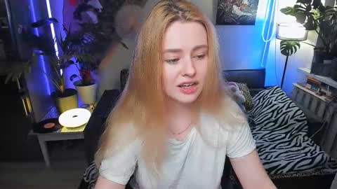 alexa_pirs online show from December 2025 09:23:02 PM