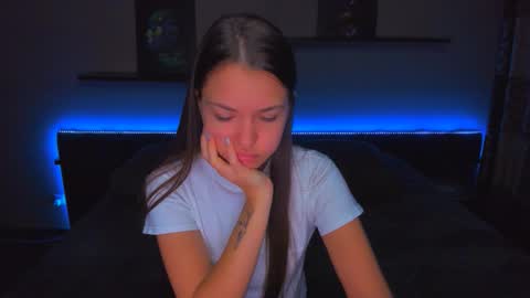 angel online show from November 2025 12:21:01 AM