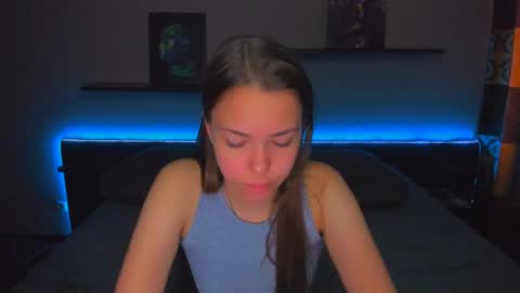 Snapshot of alexabarkley chatting on May 2026 01:36:02 AM angel online show from May 2026 01:36:02 AM