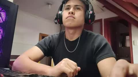 Snapshot of alexander_cd1 chatting on November 2025 08:40:02 PM ALEX CD online show from November 2025 08:40:02 PM