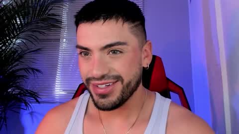 Snapshot of alexander_diiaz chatting on October 2025 12:58:01 PM Alexander Diaz online show from October 2025 12:58:01 PM