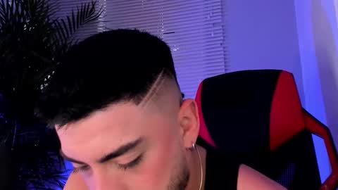 Snapshot of alexander_diiaz chatting on October 2025 12:16:02 PM Alexander Diaz online show from October 2025 12:16:02 PM