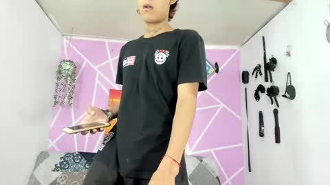 chicos hot online show from January 2025 07:15:01 PM