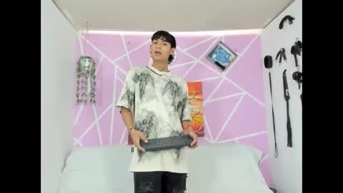 chicos hot online show from February 2025 07:06:02 PM