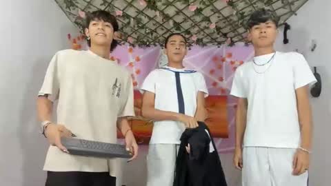 chicos hot online show from February 2025 01:11:01 AM