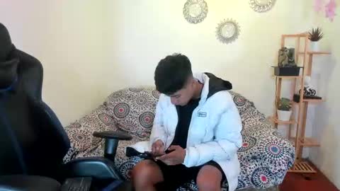 chicos hot online show from September 2025 02:27:02 PM