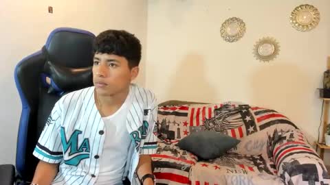 chicos hot online show from October 2025 01:46:02 PM