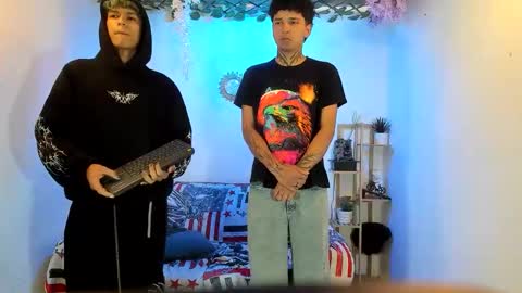 chicos hot online show from November 2025 02:18:02 PM