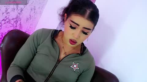 Snapshot of alexandra_evanz chatting on February 2025 10:18:01 AM Alexandra Spellman online show from February 2025 10:18:01 AM