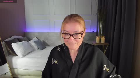 Snapshot of alexandra_kind chatting on December 2024 11:43:02 PM Alexandra online show from December 2024 11:43:02 PM