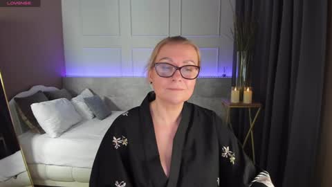 Snapshot of alexandra_kind chatting on December 2024 02:48:02 AM Alexandra online show from December 2024 02:48:02 AM