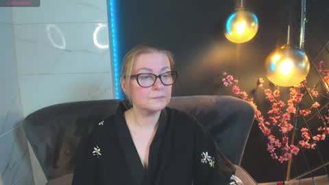 Snapshot of alexandra_kind chatting on December 2024 08:01:02 PM Alexandra online show from December 2024 08:01:02 PM