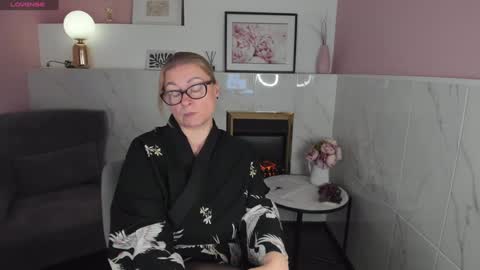 Snapshot of alexandra_kind chatting on January 2025 05:56:01 PM Alexandra online show from January 2025 05:56:01 PM