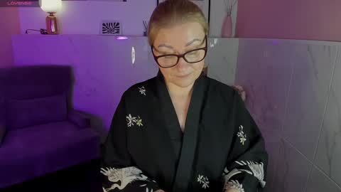 Snapshot of alexandra_kind chatting on January 2025 11:18:01 PM Alexandra online show from January 2025 11:18:01 PM