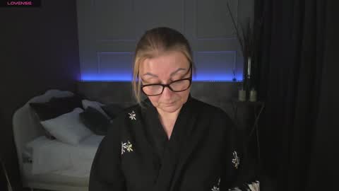 Snapshot of alexandra_kind chatting on January 2025 03:32:02 AM Alexandra online show from January 2025 03:32:02 AM