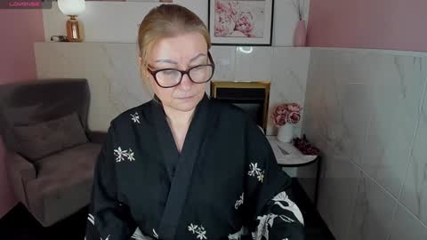 Snapshot of alexandra_kind chatting on January 2025 08:42:01 PM Alexandra online show from January 2025 08:42:01 PM