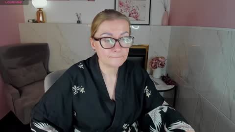 Snapshot of alexandra_kind chatting on January 2025 12:17:02 AM Alexandra online show from January 2025 12:17:02 AM