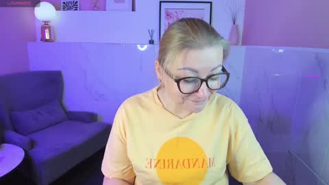 Snapshot of alexandra_kind chatting on February 2025 05:45:01 AM Alexandra online show from February 2025 05:45:01 AM