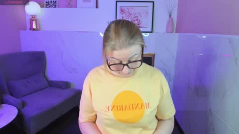 Snapshot of alexandra_kind chatting on February 2025 08:49:02 AM Alexandra online show from February 2025 08:49:02 AM