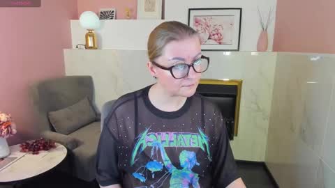 Snapshot of alexandra_kind chatting on February 2025 12:45:02 PM Alexandra online show from February 2025 12:45:02 PM