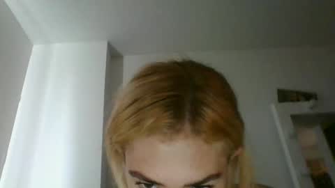 alexandra_paris21 online show from June 2026 08:33:02 PM