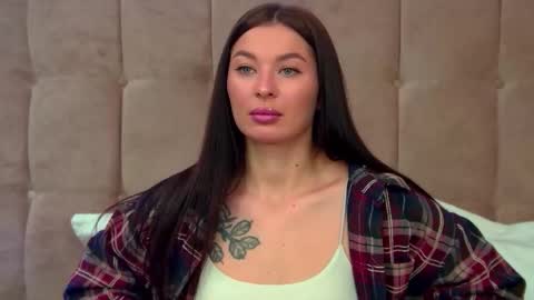 AlexandraBloom online show from October 2025 07:12:01 PM