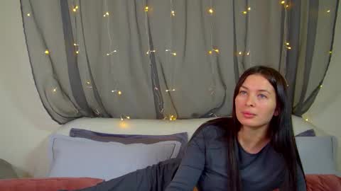 AlexandraBloom online show from November 2025 07:13:02 PM