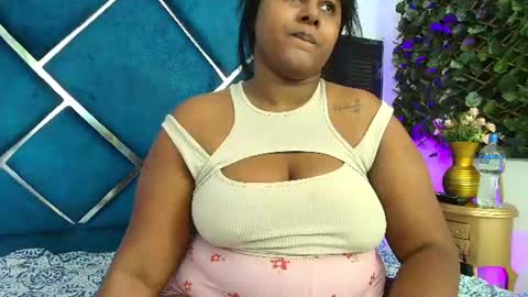 Snapshot of alexarousse4u chatting on June 2026 12:04:01 AM Alexa online show from June 2026 12:04:01 AM
