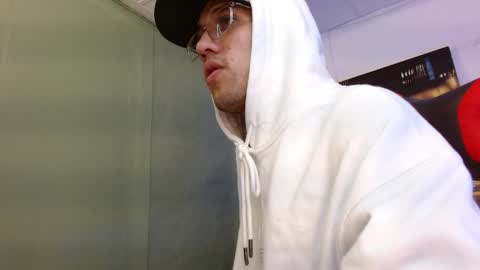Snapshot of alexgiraldo__ chatting on May 2026 11:37:01 AM alexgiraldo__ online show from May 2026 11:37:01 AM