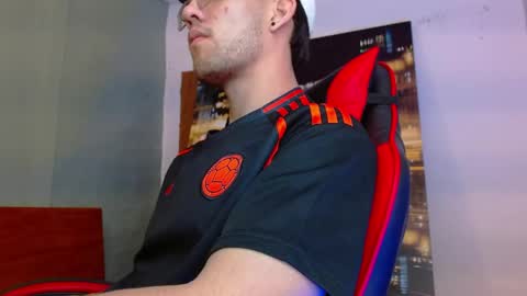 Snapshot of alexgiraldo__ chatting on June 2026 02:02:02 AM alexgiraldo__ online show from June 2026 02:02:02 AM