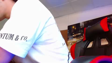 Snapshot of alexgiraldo__ chatting on June 2026 01:36:01 AM alexgiraldo__ online show from June 2026 01:36:01 AM