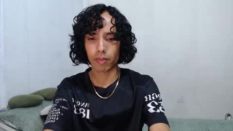 Alexis online show from December 2025 06:49:01 PM