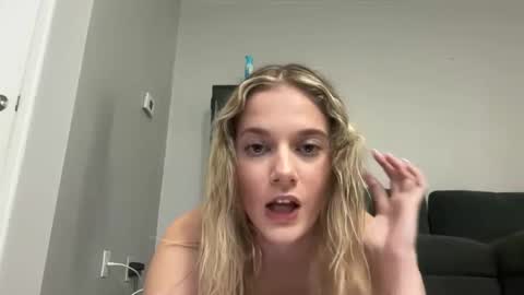 alexispaige06 online show from September 2025 05:07:01 PM