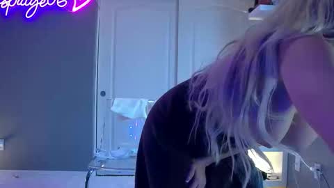 alexispaige06 online show from April 2026 09:34:01 PM