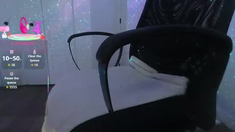 Snapshot of alexpic30 chatting on November 2025 03:01:02 AM alex online show from November 2025 03:01:02 AM